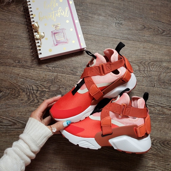 NEW Nike Huarache City - Picture 4 of 8
